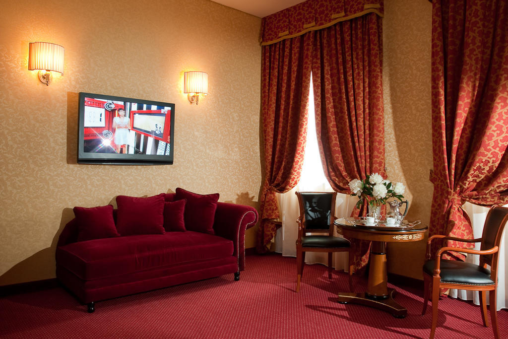 אנזולה נל'אמיליה Hotel Maxim חדר תמונה