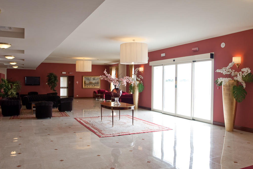 אנזולה נל'אמיליה Hotel Maxim מראה חיצוני תמונה